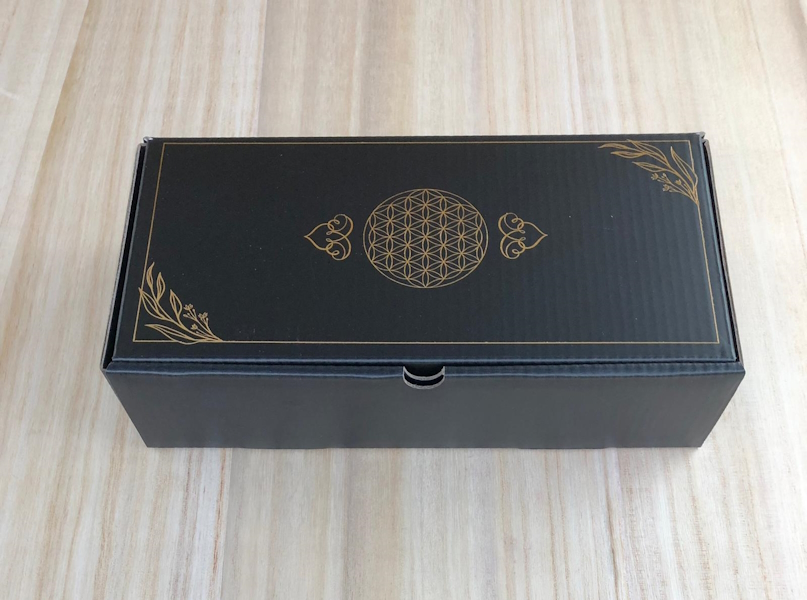 Caja Flor de la Vida grabados dorado 24 x 12 cm